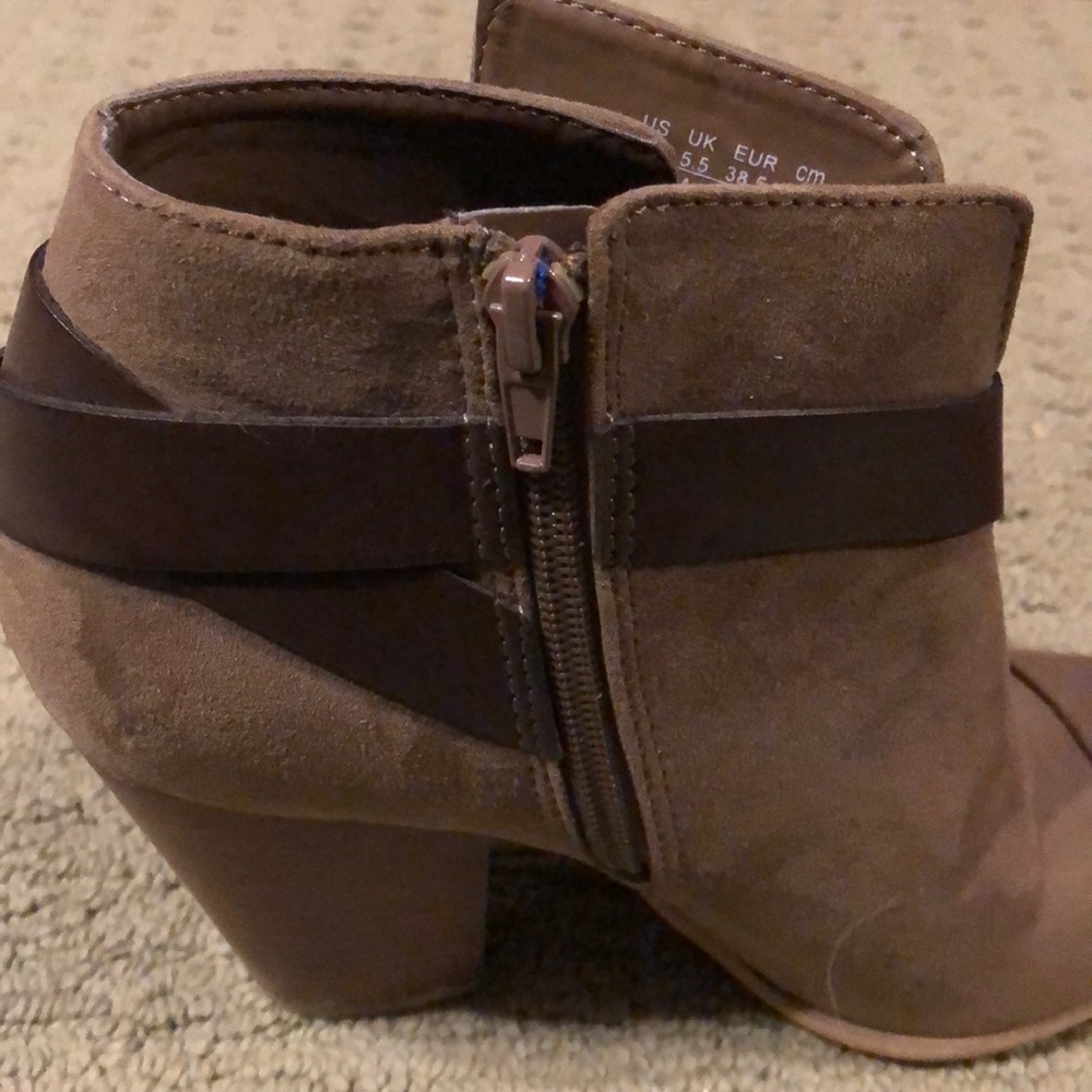 Women’s Brown Carlos Booties size 7.5 - Picture 7 of 7